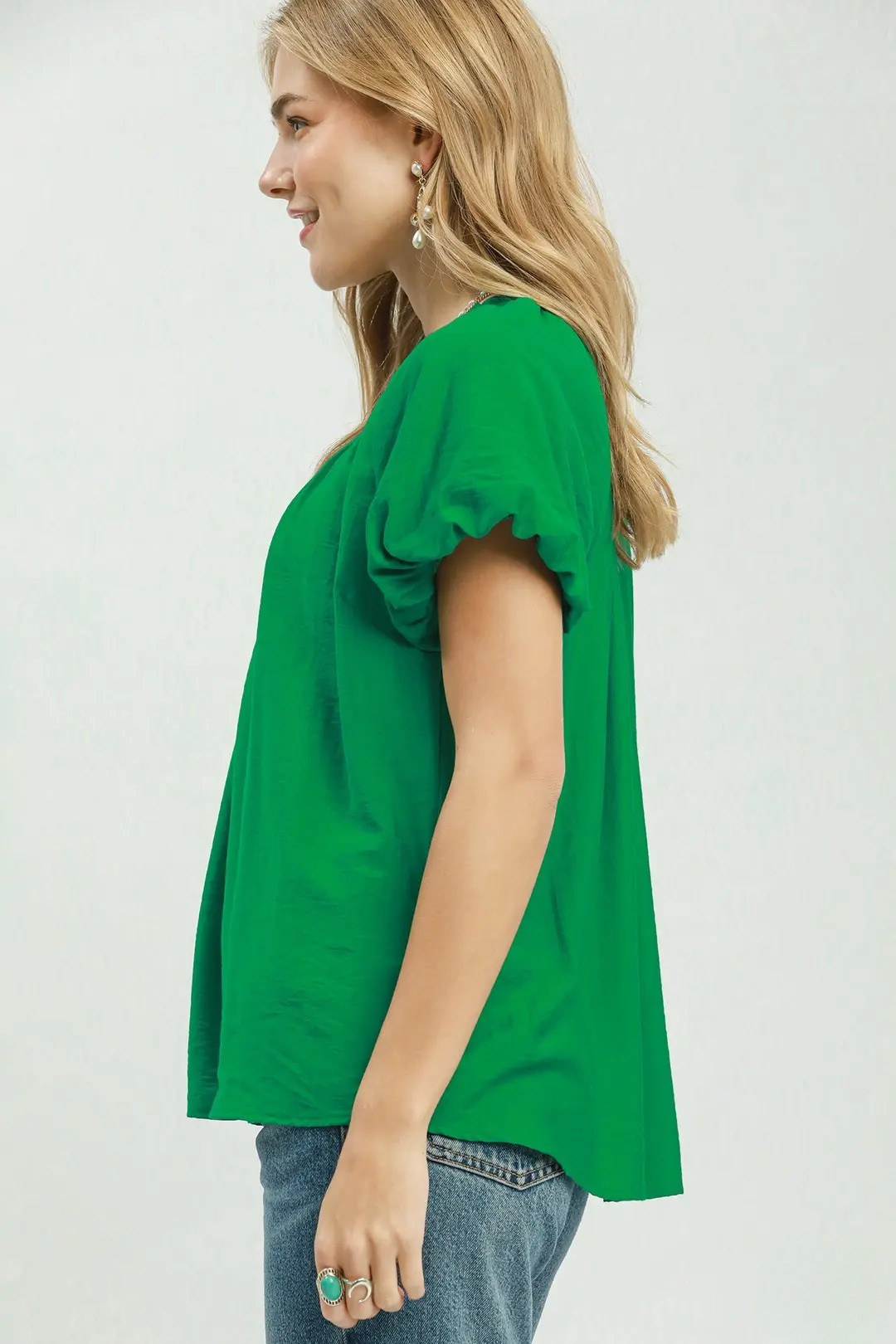 UMGEE GATHERED V-NECK TOP