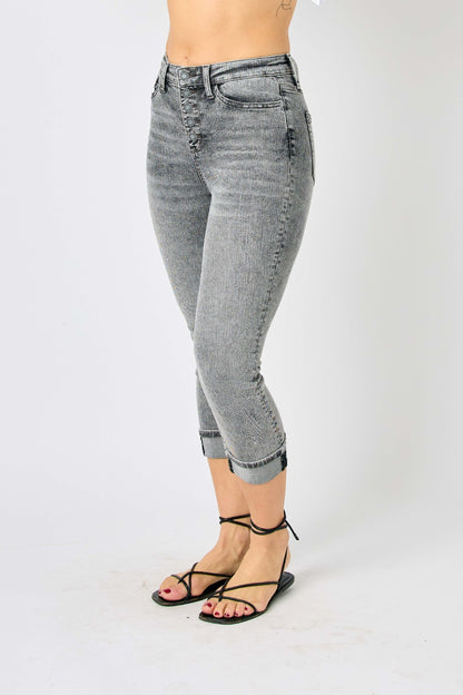 JUDY BLUE BUTTON FLY HIGH-WAISTED CAPRIS