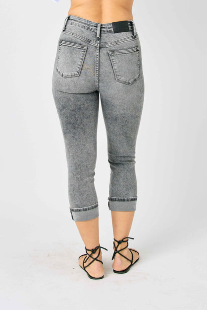 JUDY BLUE BUTTON FLY HIGH-WAISTED CAPRIS