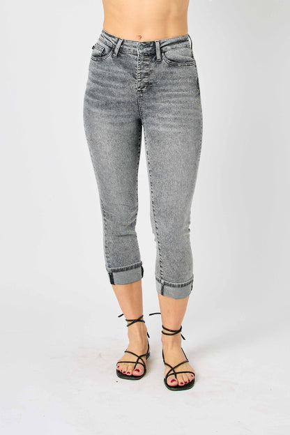 JUDY BLUE BUTTON FLY HIGH-WAISTED CAPRIS